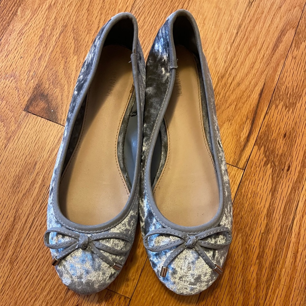 Stylish Gray Velvet Women's Flats